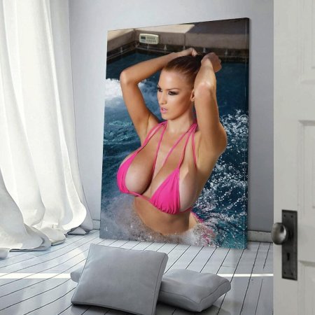 Голые грудастые модели