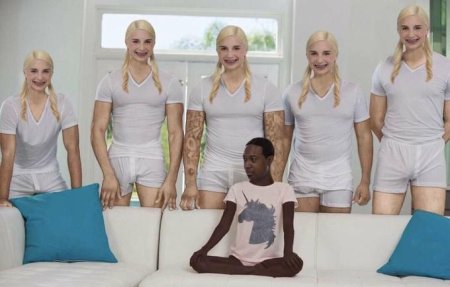 Мем белая девушка и пять негров оригинал