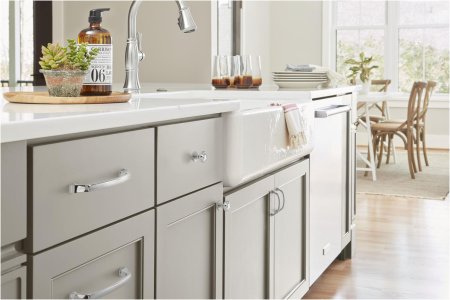 Кухня с ручками