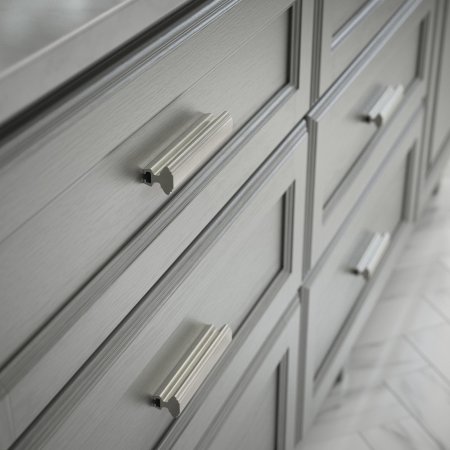 Ручки икеа для кухни на фасадах