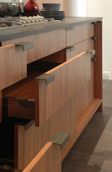 Потайные ручки для кухни