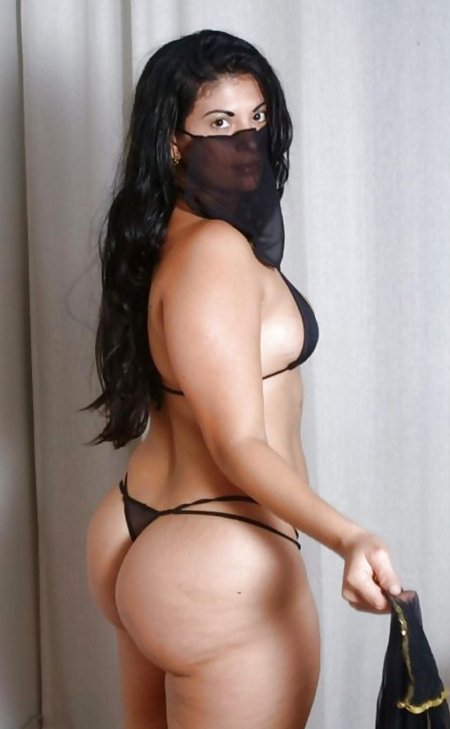 Голые попы зрелых арабок