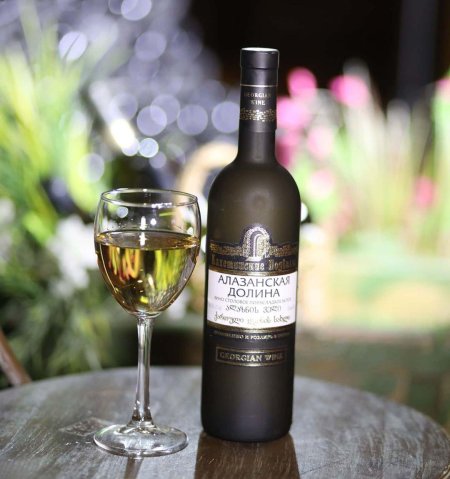 Белое вино алазанская долина