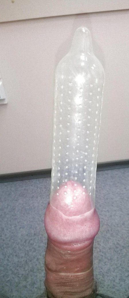 Презерватив с пупырышками на члене