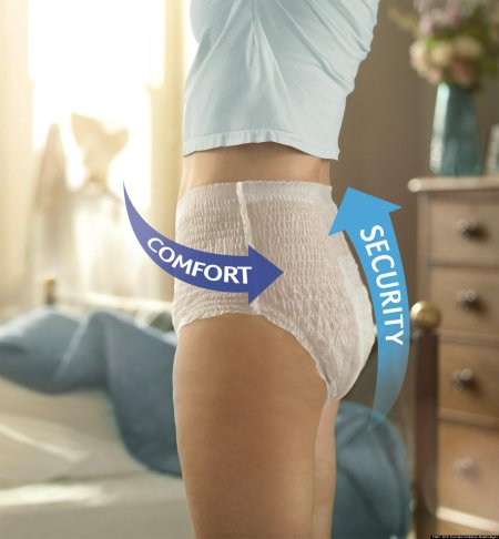 Девушка в памперсах