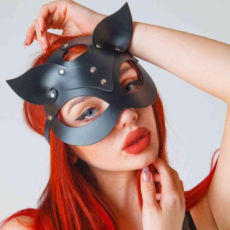 Эротическая кожаная маска