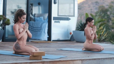 Лорен рудик голая йога