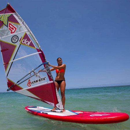 Девушка на виндсерфинг