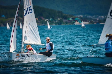 Соревнование по парусному спорту