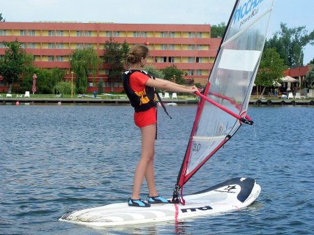 Парус для виндсерфинга