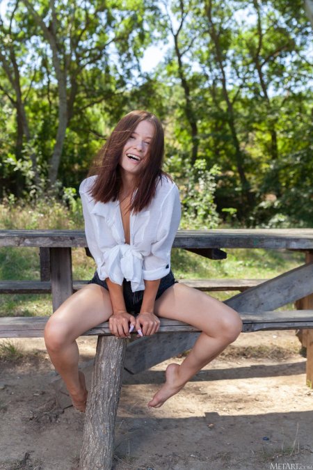 Эротическая фотосессия в парке