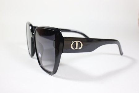 Cолнцезащитные очки dior