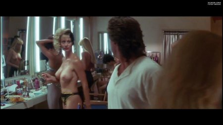 Роксэнн кернохан голая