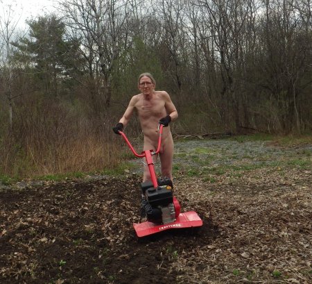 Вспашка огорода мотоблоком