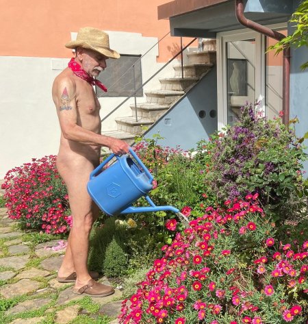 The naked gardener
