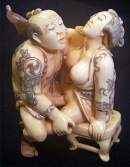Японские эротические статуэтки