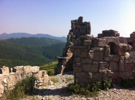 Крепость грозовые ворота геленджик