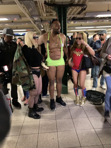 Нью йорк метро без штанов