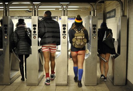 No pants subway ride