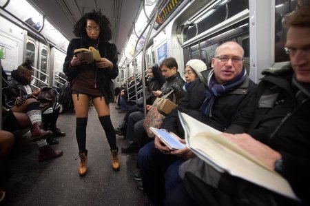 Международная акция no pants subway ride
