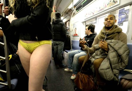 No pants subway ride