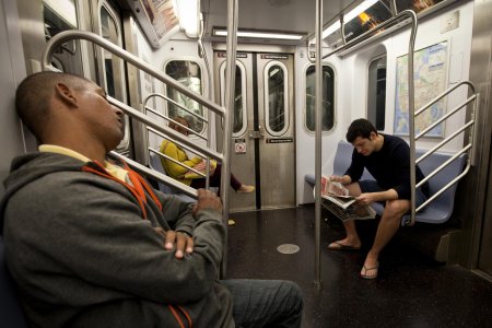 Вагон метро нью-йорка внутри