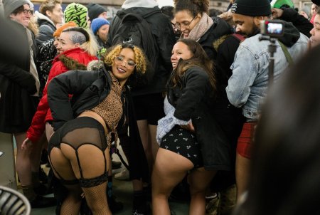 No pants subway ride