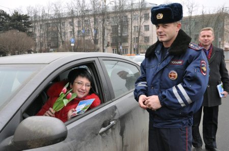 Гибдд поздравили женщин с марта