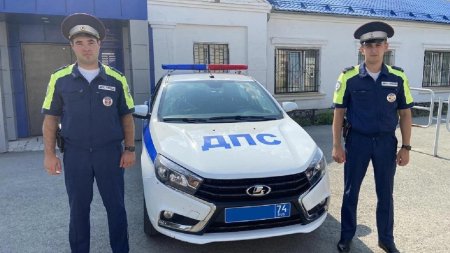 Полицейский автомобиль