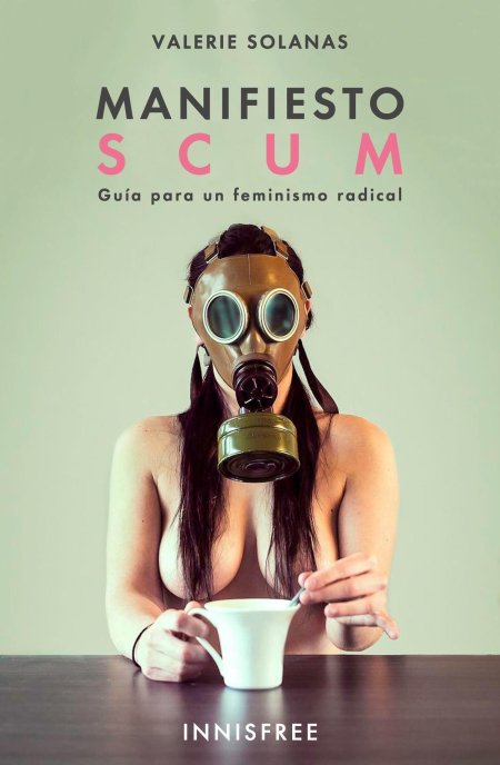 Девушка в противогазе