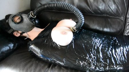 Латексный костюм с противогазом