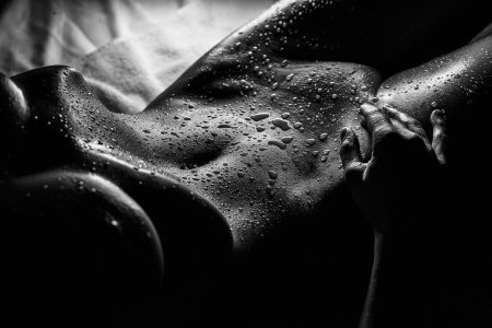 Черно белая эротика