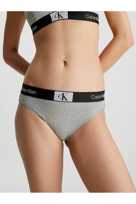 Трусы кельвин кляйн серые