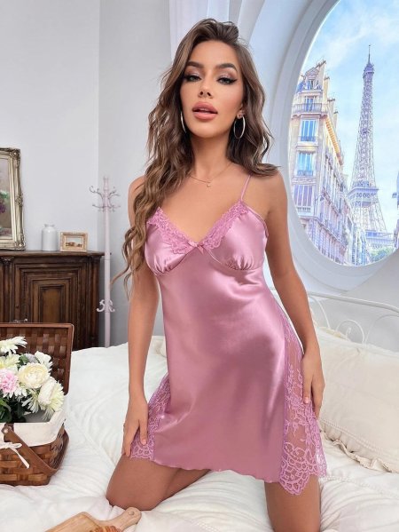 Атласная ночная рубашка