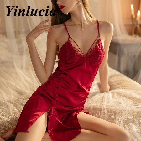 Жена в прозрачной ночнушке