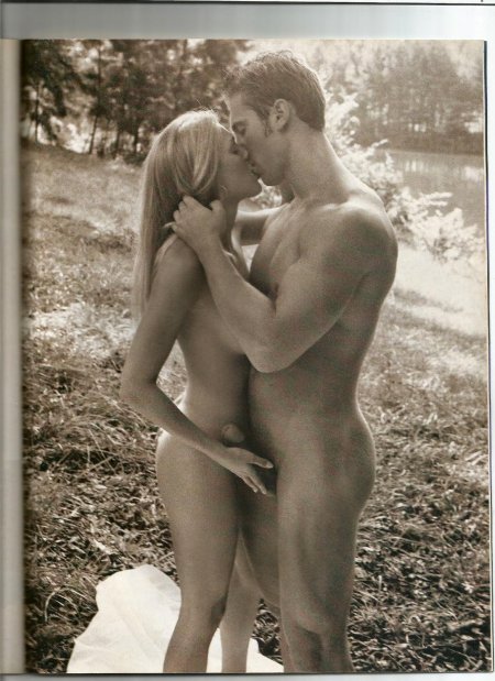 Красивые голые мужчины и женщины