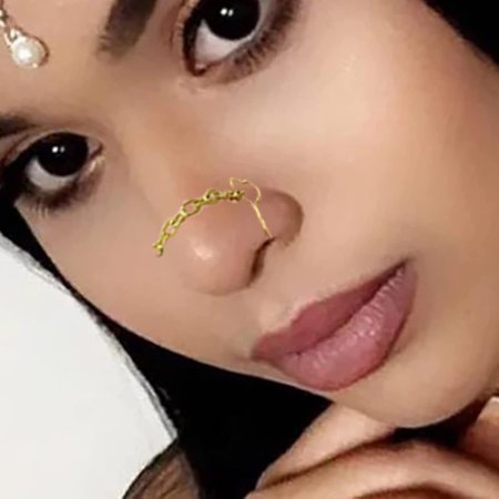 Пирсинг носа с цепочкой