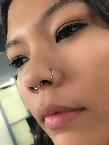 Проколотый нос