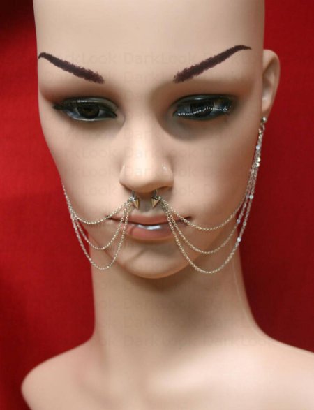 Пирсинг с цепочкой