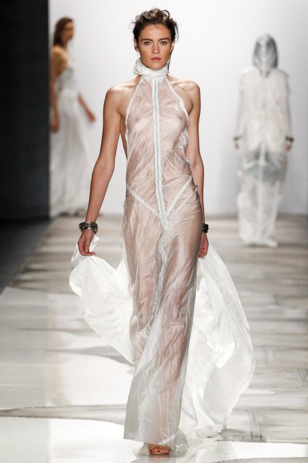 Прозрачная платье