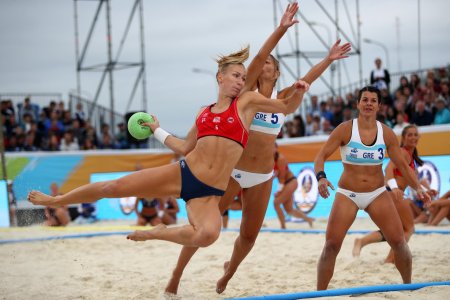 Пляжный гандбол