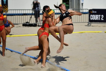 Пляжный гандбол женщины