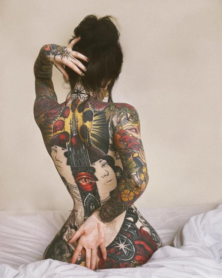 Девушки с татуировками