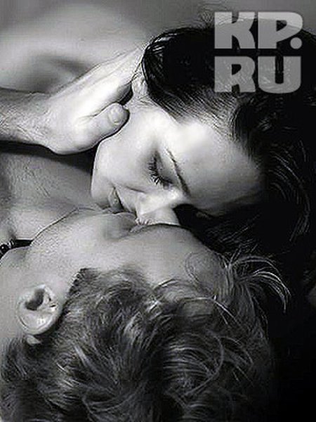 Страстный поцелуй