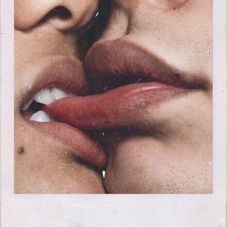 Поцелуи губы