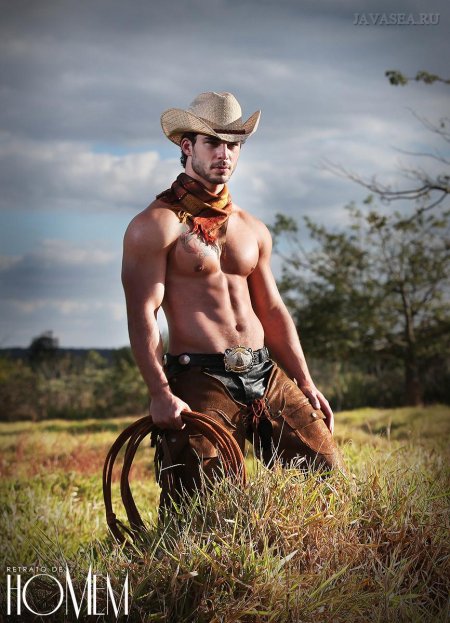 Мужчина в ковбойской шляпе