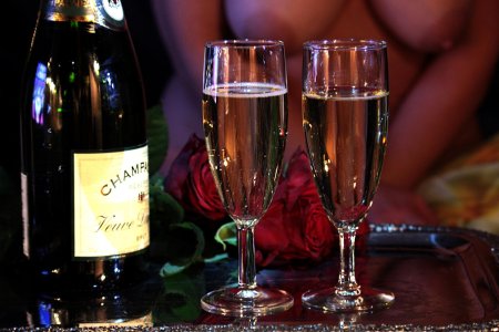 Бокал с шампанским
