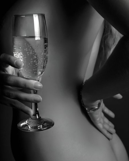 Бокал с шампанским