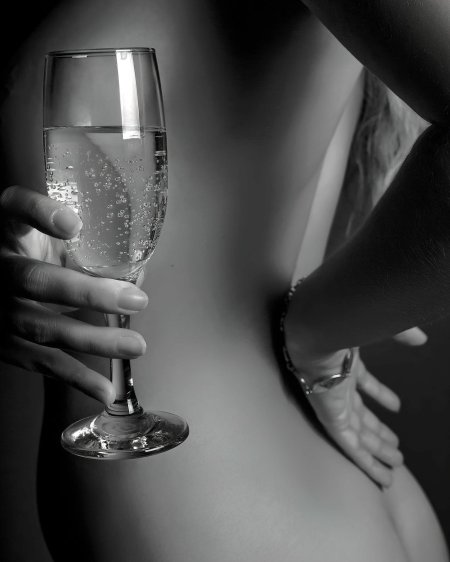 Бокал с шампанским