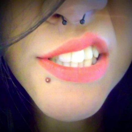 Лабрет прокол